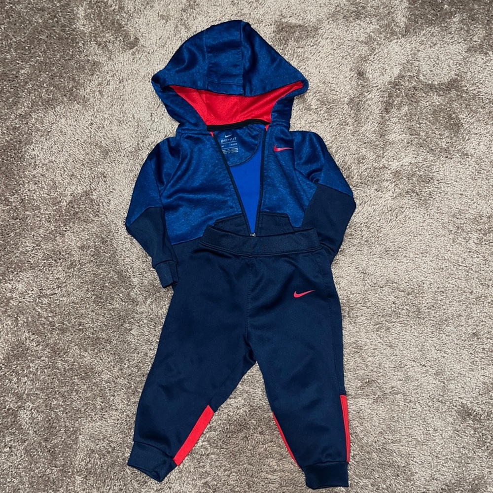 Nike boys track set